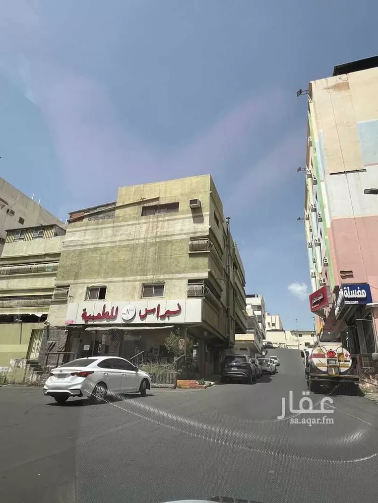 عمارة للبيع في شارع 10987472, حي العزيزية, مدينة ابها, منطقة عسير صورة 3