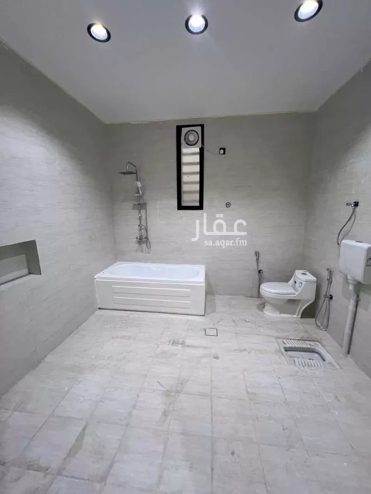 فيلا للبيع في شارع الوليد ابن قيس, حي النهضة, مدينة محائل, منطقة عسير صورة 3