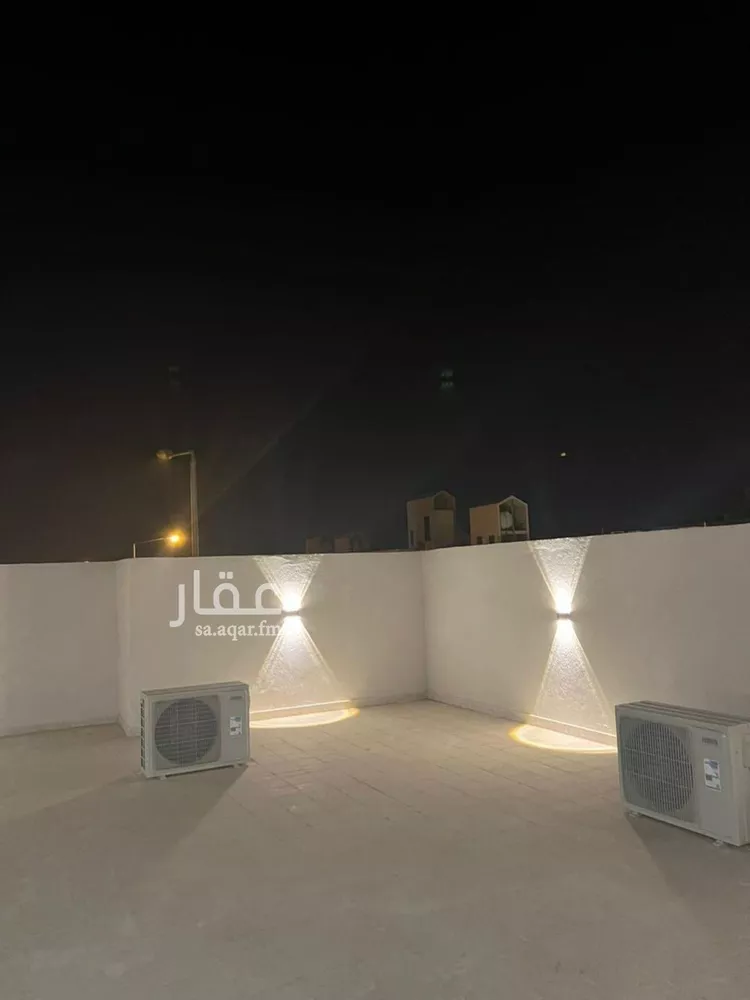 فيلا للبيع في شارع يوسف نعمة الله, حي عكاظ, مدينة الرياض, منطقة الرياض صورة 3