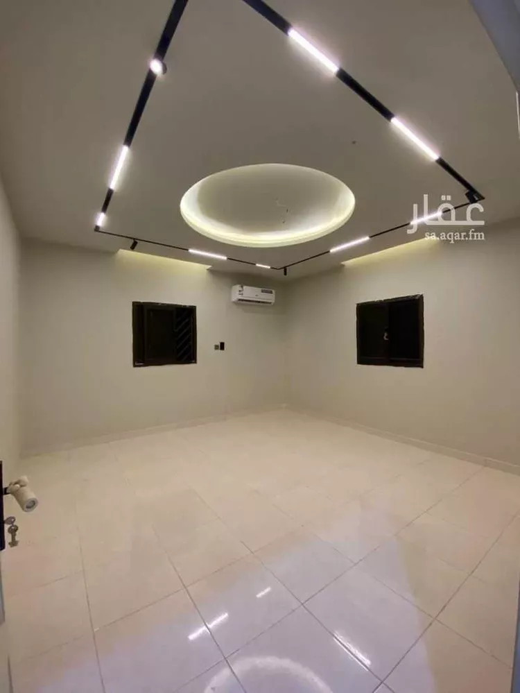 فيلا للبيع في شارع الدفاع, حي إشبيلية, مدينة الرياض, منطقة الرياض صورة 2