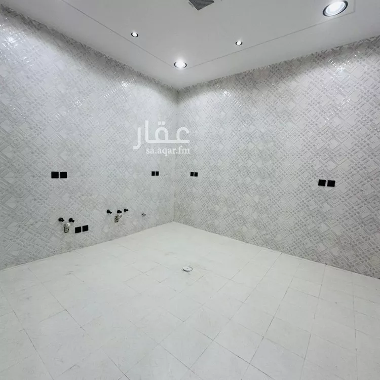 Floor for Sale in Riyadh Tuwaiq 21