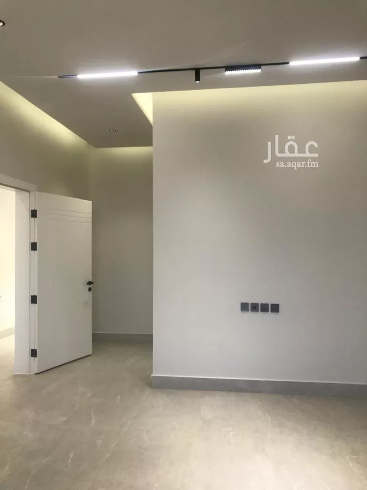Villa for Sale in Riyadh Al Yarmouk 7