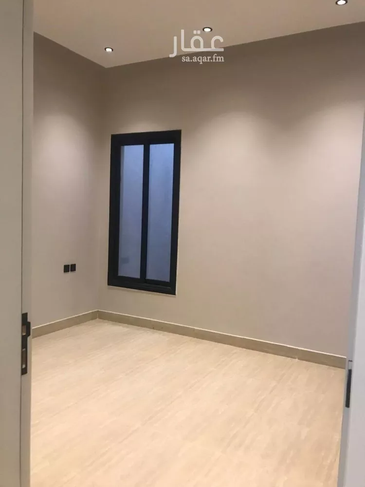 Floor for Sale in Riyadh King Faisal 12