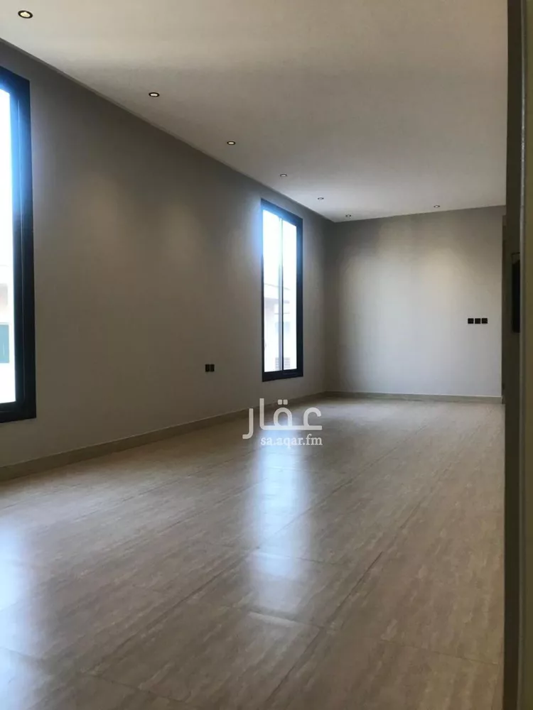 Floor for Sale in Riyadh King Faisal 18