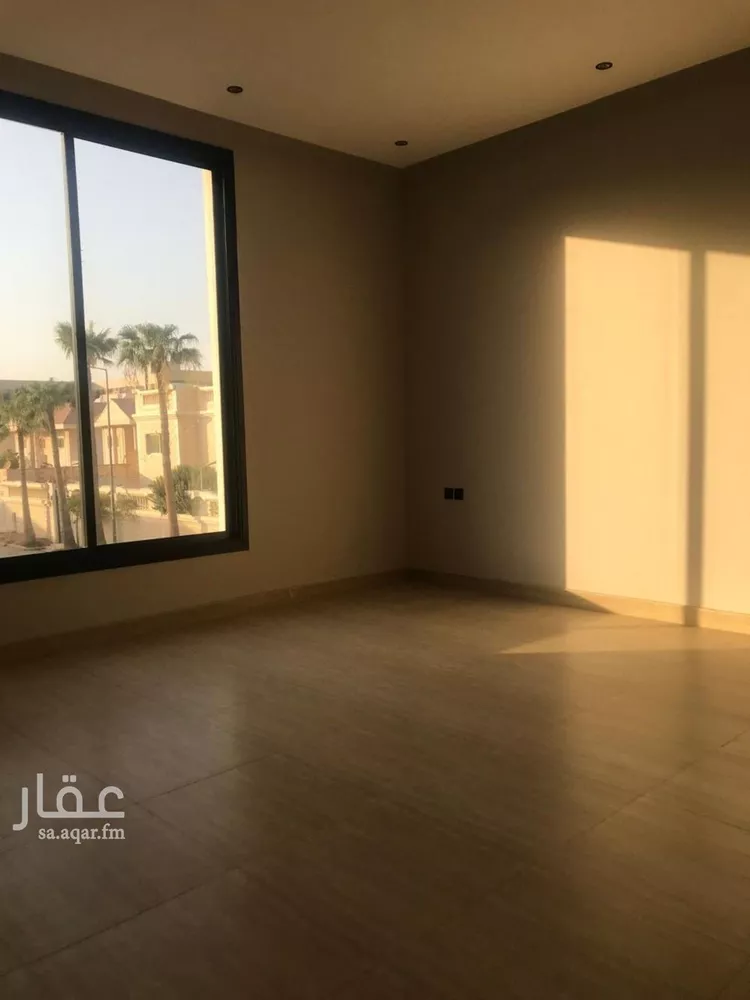 Floor for Sale in Riyadh King Faisal 13
