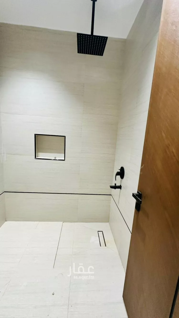 فيلا للبيع في شارع صالح بن الصباغ, حي المهدية, مدينة الرياض, منطقة الرياض صورة 2