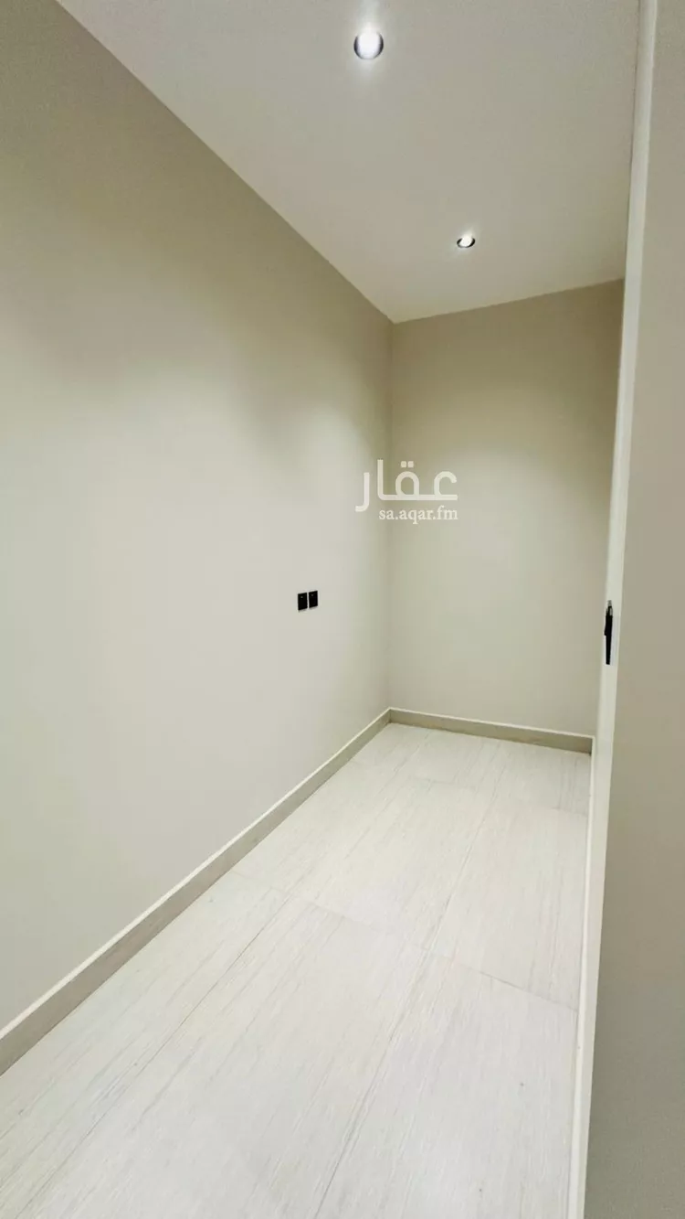 فيلا للبيع في شارع عبدالرحمن بن مرشد, حي المهدية, مدينة الرياض, منطقة الرياض 24