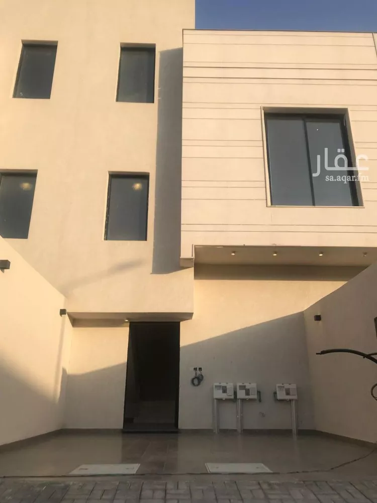 Floor for Sale in Riyadh King Faisal 8
