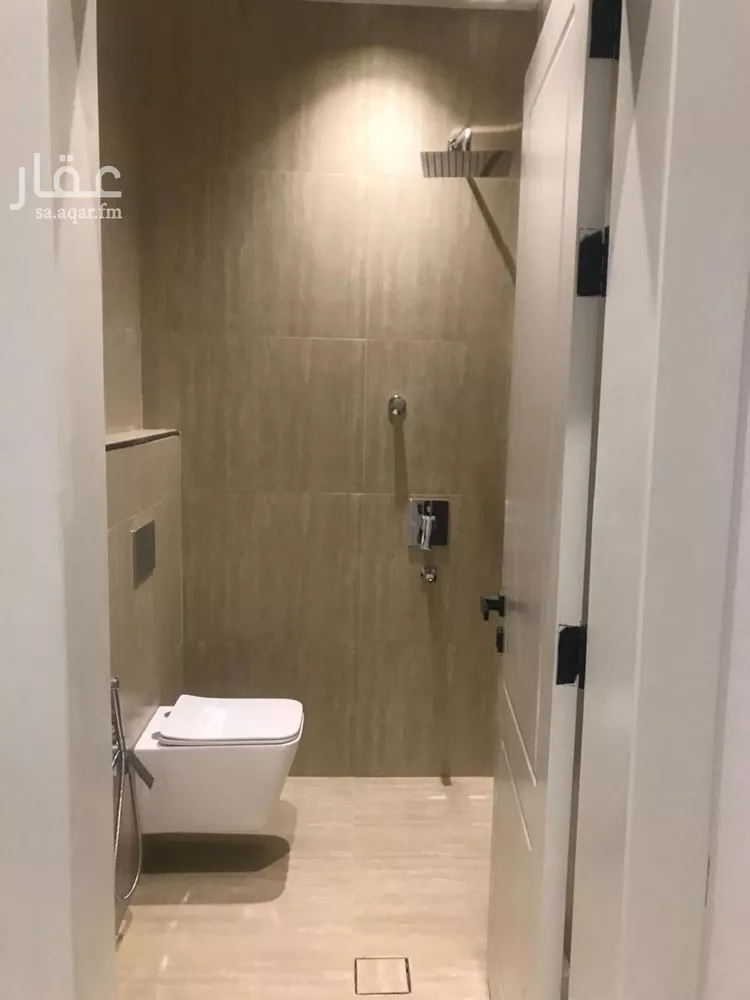 Floor for Sale in Riyadh King Faisal 16
