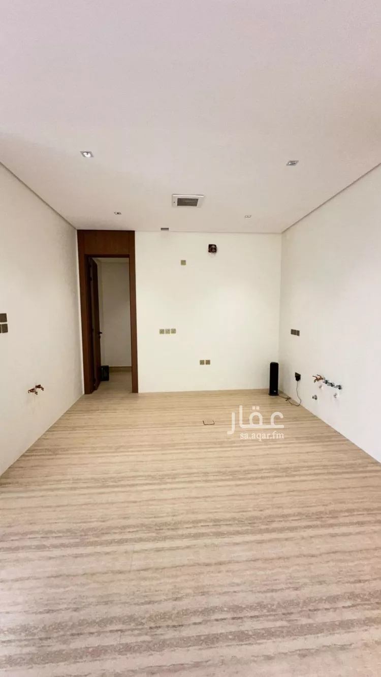 دور للبيع في شارع عبدالله بن علي, حي الملقا, مدينة الرياض, منطقة الرياض 8