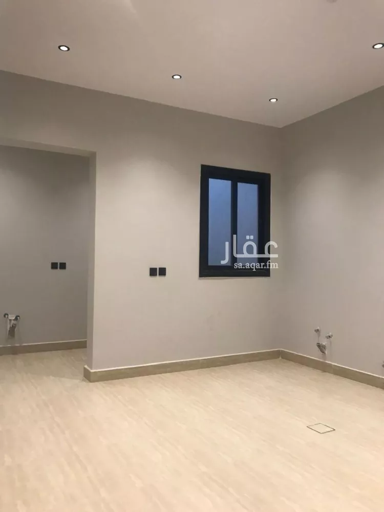 Floor for Sale in Riyadh King Faisal 11