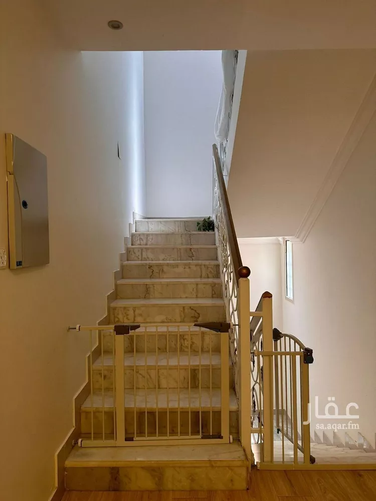 فيلا للبيع في شارع عمر الهواري, حي القيروان, مدينة الرياض, منطقة الرياض صورة 2