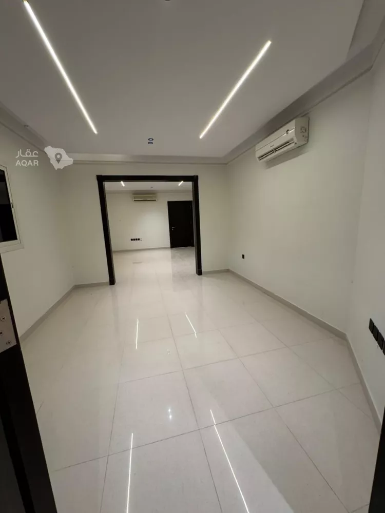 Floor for Rent in Riyadh Al Malqa 10