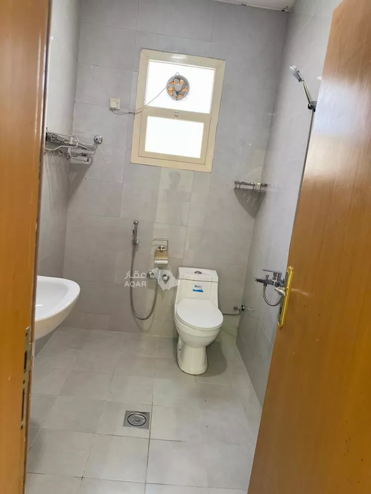 Floor for Rent in Riyadh Al Yasmin 9