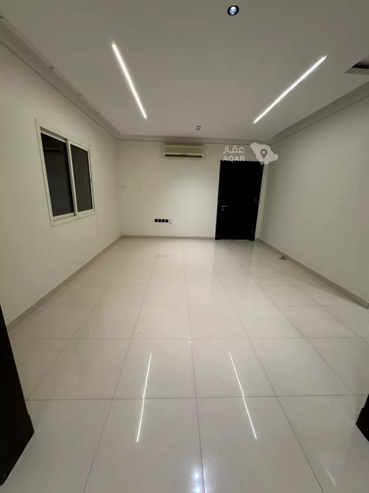Floor for Rent in Riyadh Al Malqa 4