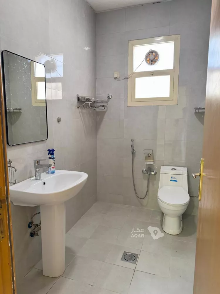 Floor for Rent in Riyadh Al Yasmin 8