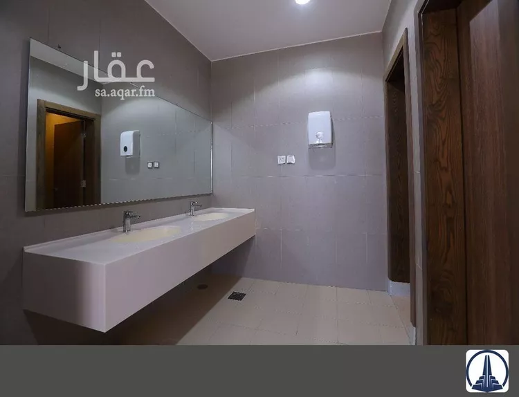 مكتب تجاري للإيجار في شارع منازل المتقين, حي الرويس, مدينة جدة, منطقة مكة المكرمة صورة 3