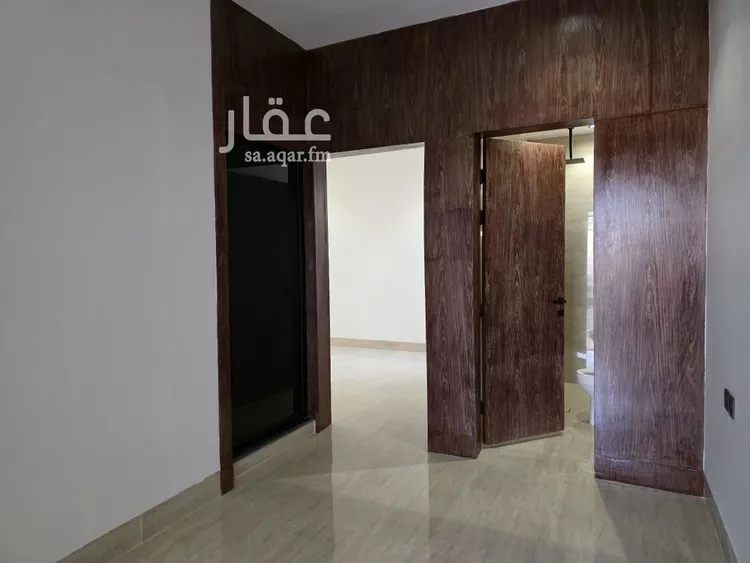 فيلا للبيع في شارع محمد بن مقرن, حي العريجاء الأوسط, مدينة الرياض, منطقة الرياض 18