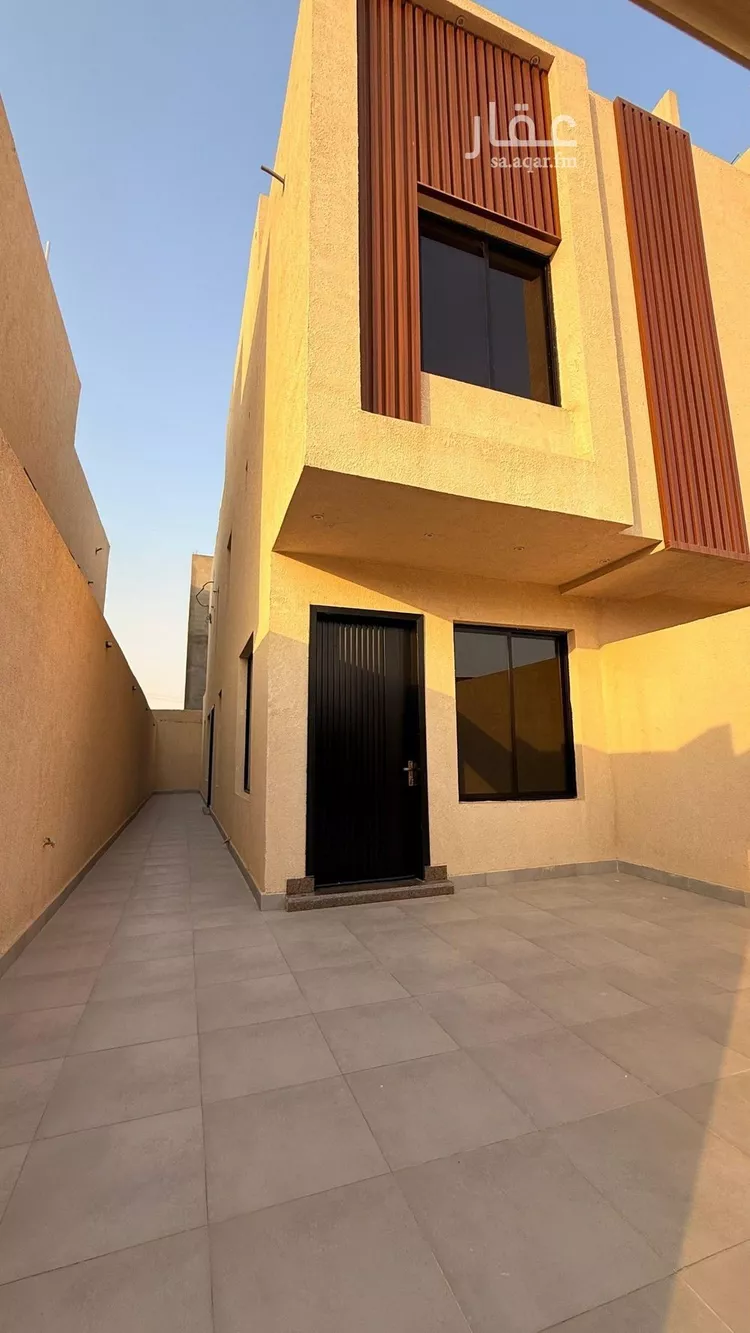Floor for Sale in Riyadh Okaz 16