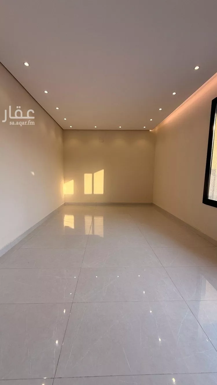 Floor for Sale in Riyadh Okaz 8