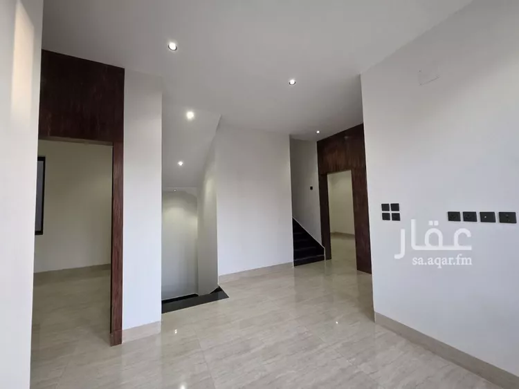 فيلا للبيع في شارع محمد بن مقرن, حي العريجاء الأوسط, مدينة الرياض, منطقة الرياض 9