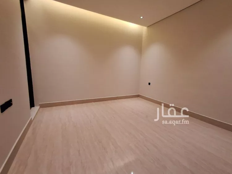 فيلا للبيع في شارع محمد بن مقرن, حي العريجاء الأوسط, مدينة الرياض, منطقة الرياض 15