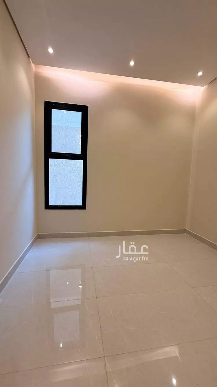 Floor for Sale in Riyadh Okaz 7