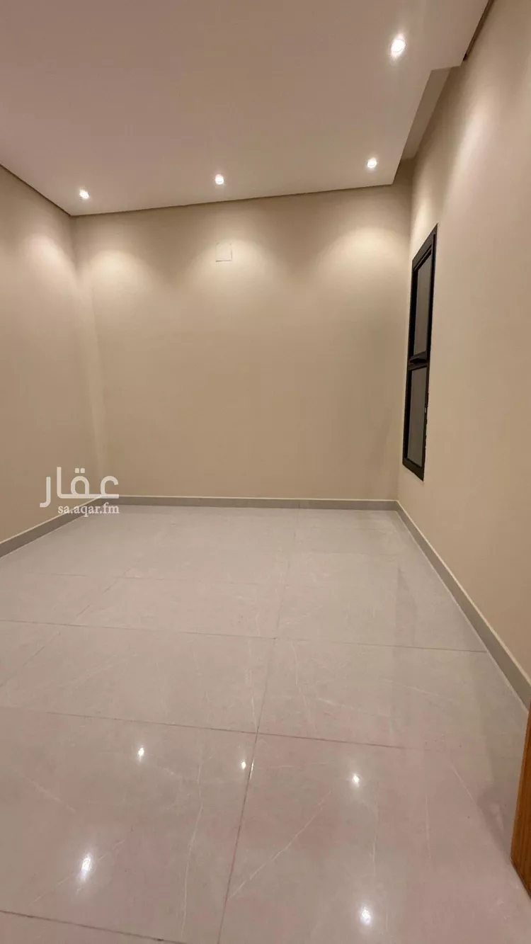 Floor for Sale in Riyadh Okaz 9