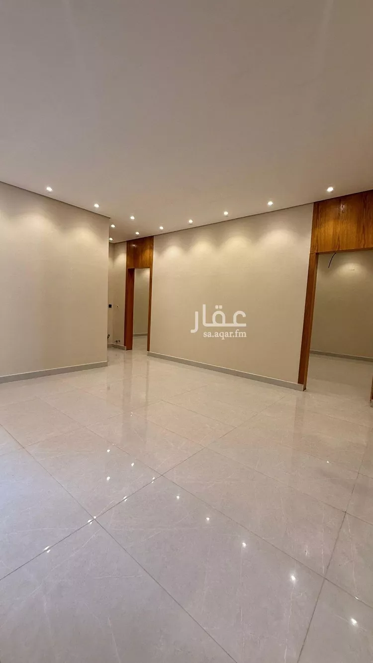 Floor for Sale in Riyadh Okaz 14