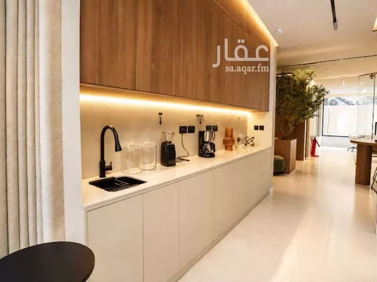 مكتب تجاري للإيجار في شارع الملك عبدالله ابن عبدالعزيز سعود الفرعي, حي الورود, مدينة الرياض, منطقة الرياض 15