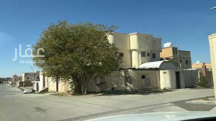 فيلا للبيع في شارع عثمان بن عيسى, حي الخالدية, مدينة عنيزة, منطقة القصيم صورة 3