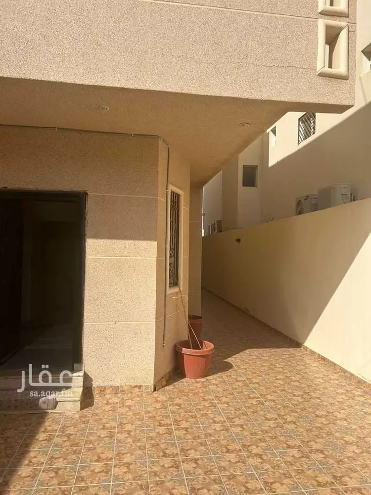 فيلا للبيع في شارع رقم 353, حي ظهرة لبن, مدينة الرياض, منطقة الرياض صورة 2