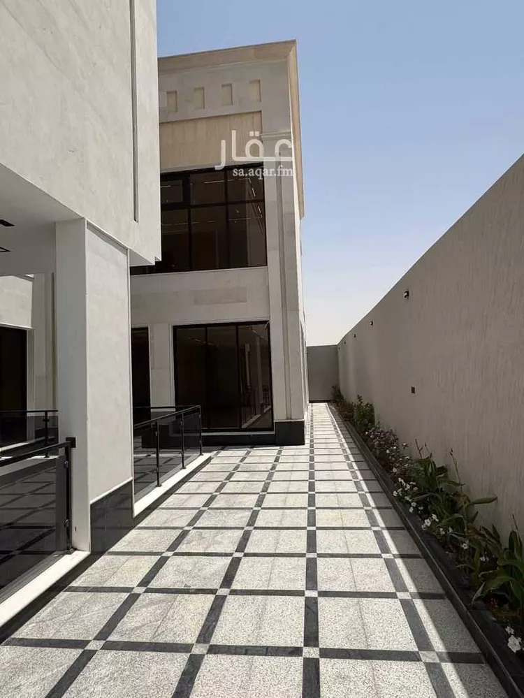 فيلا للبيع في شارع أحمد بن الرملي, حي المهدية, مدينة الرياض, منطقة الرياض صورة 3