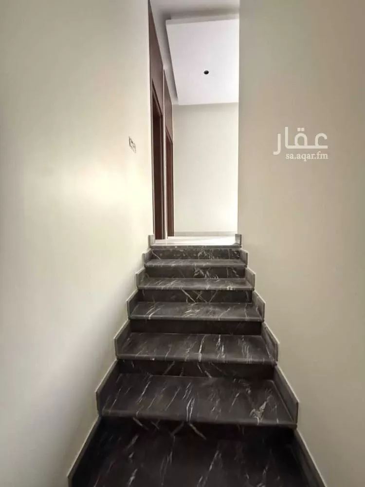 فيلا للبيع في شارع أحمد بن علي الشوائطي, حي المهدية, مدينة الرياض, منطقة الرياض 11
