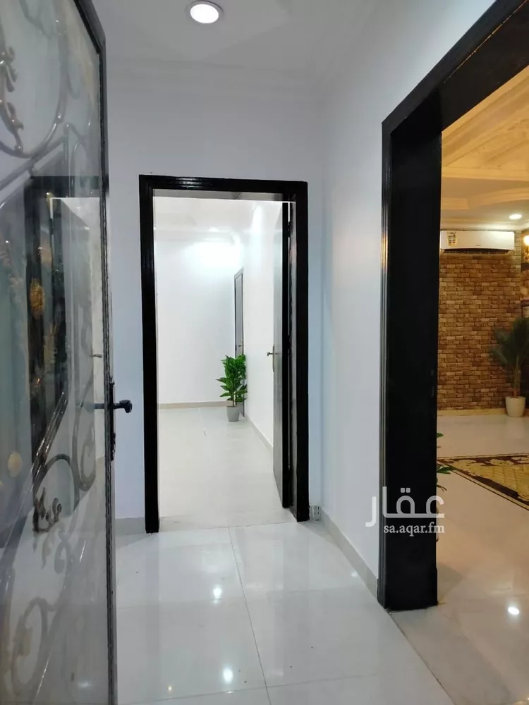 فيلا للبيع في شارع سعيد بن العاص, حي ضاحية الملك فهد, مدينة الدمام, المنطقة الشرقية صورة 2