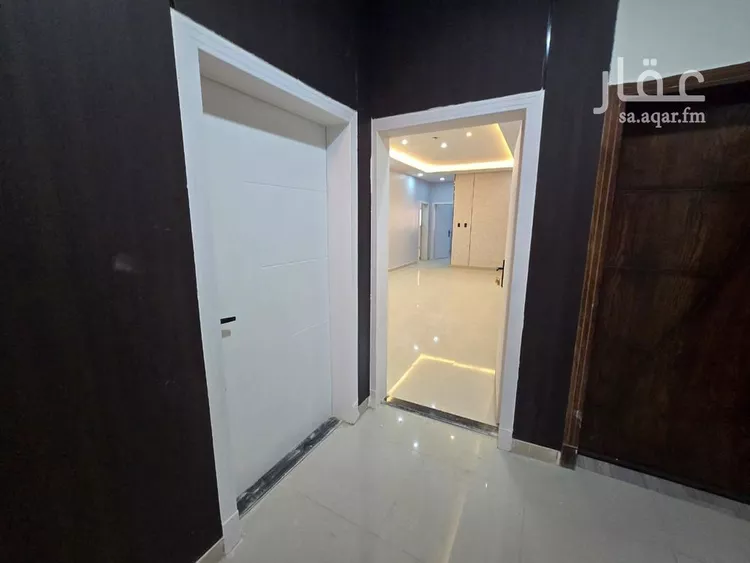 شقة للبيع في شارع سهيل بن رافع, حي ضاحية الملك فهد, مدينة الدمام, المنطقة الشرقية