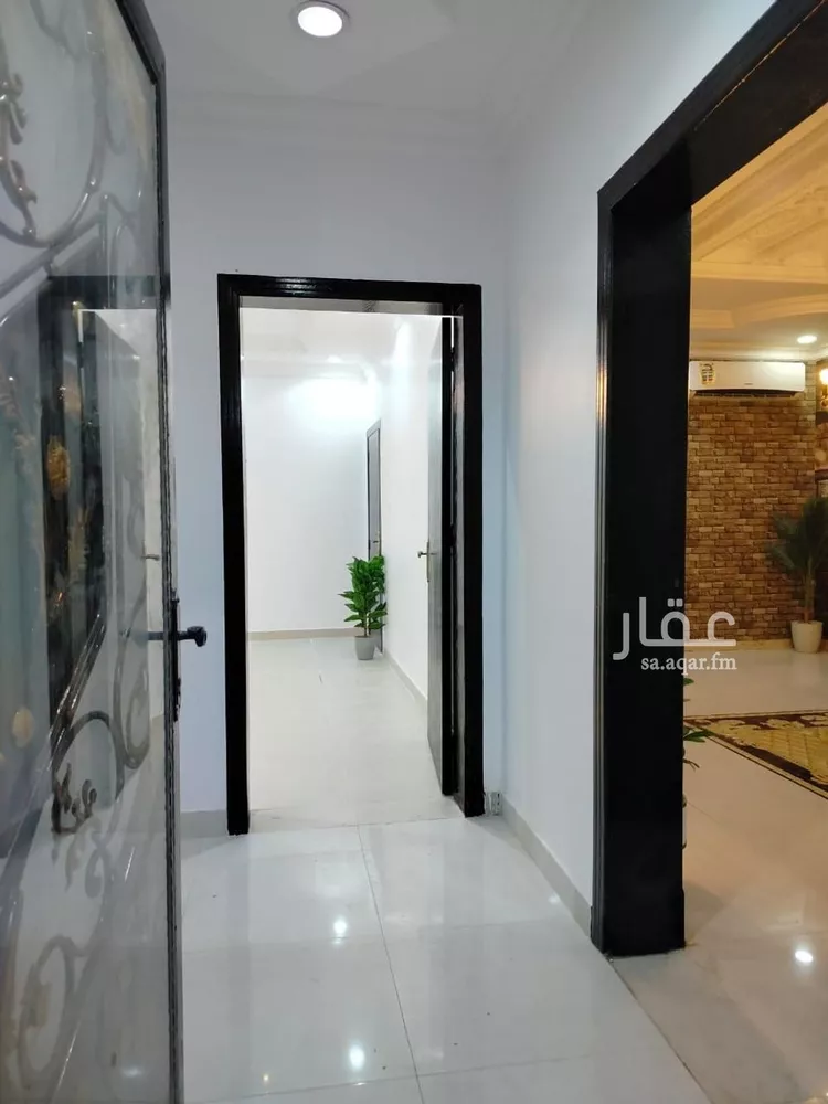 فيلا للبيع في شارع سعيد بن العاص, حي ضاحية الملك فهد, مدينة الدمام, المنطقة الشرقية صورة 2