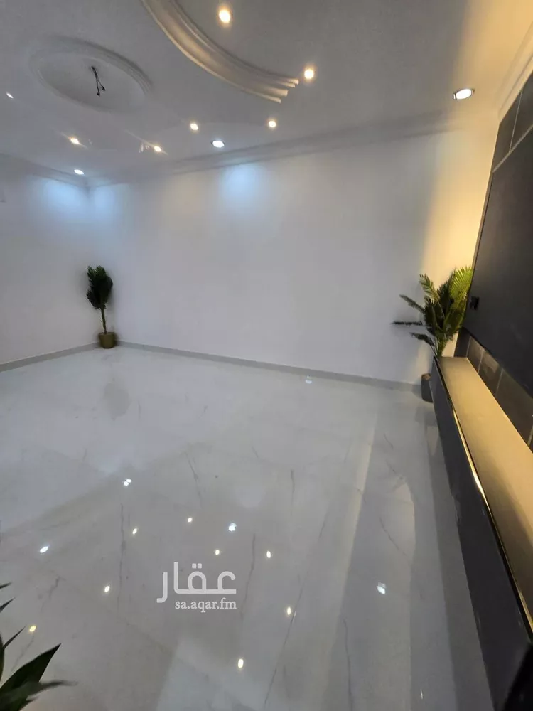 فيلا للبيع في شارع سعيد بن العاص, حي ضاحية الملك فهد, مدينة الدمام, المنطقة الشرقية صورة 2