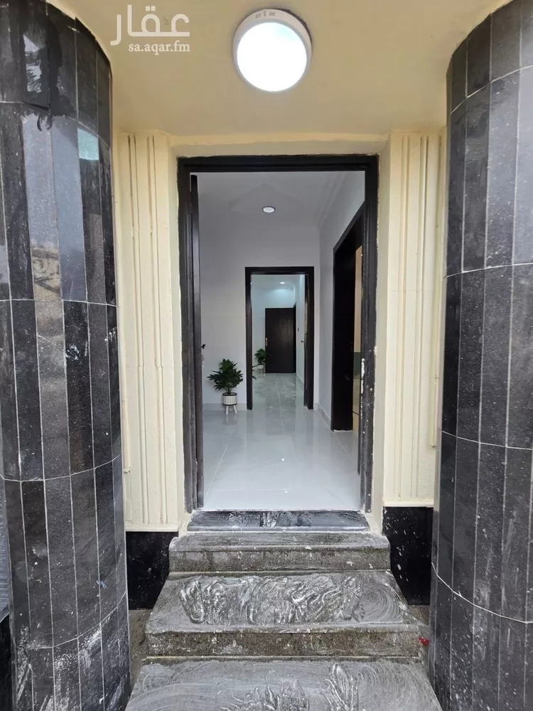 فيلا للبيع في شارع سعيد بن العاص, حي ضاحية الملك فهد, مدينة الدمام, المنطقة الشرقية صورة 2