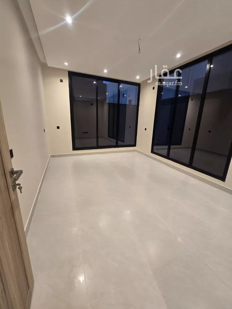 فيلا للبيع في شارع حرب ابن اسماعيل, حي ضاحية الملك فهد, مدينة الدمام, المنطقة الشرقية