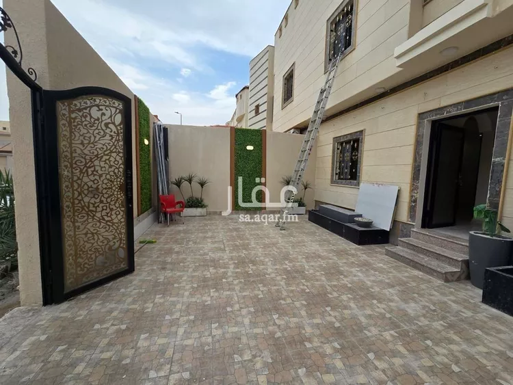 فيلا للبيع في شارع سعيد بن مقرن, حي ضاحية الملك فهد, مدينة الدمام, المنطقة الشرقية صورة 2