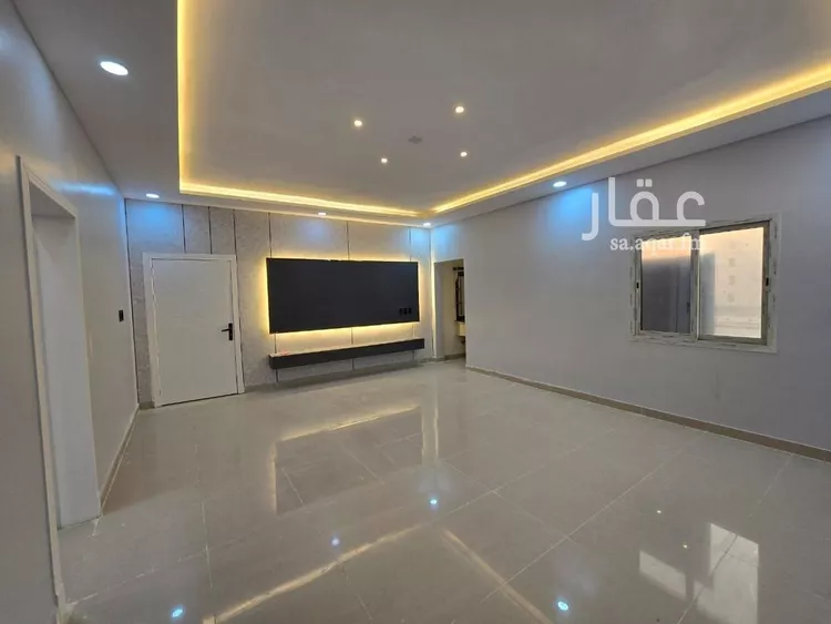 شقة للبيع في شارع سهيل بن رافع, حي ضاحية الملك فهد, مدينة الدمام, المنطقة الشرقية 8
