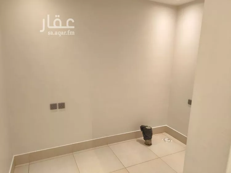 شقة للإيجار في شارع الشيخ عبدالله بن جبرين, حي القيروان, مدينة الرياض, منطقة الرياض صورة 4