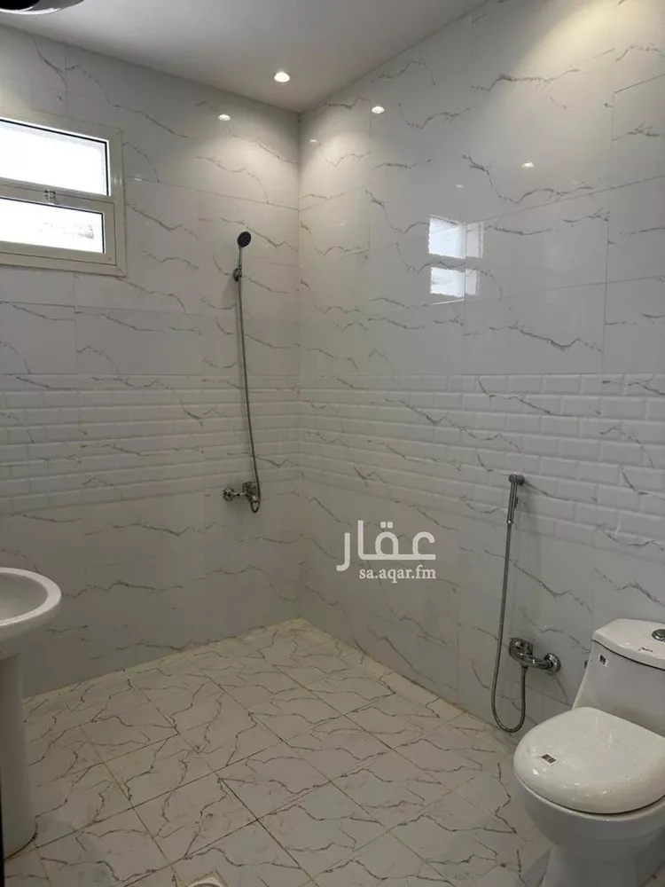 فيلا للإيجار في شارع أحمد بن السيد الرفاعي, حي عكاظ, مدينة الرياض, منطقة الرياض صورة 4