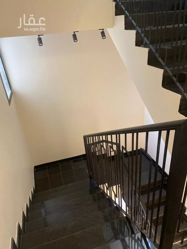فيلا للبيع في شارع المحب الحلبي, حي العارض, مدينة الرياض, منطقة الرياض صورة 3