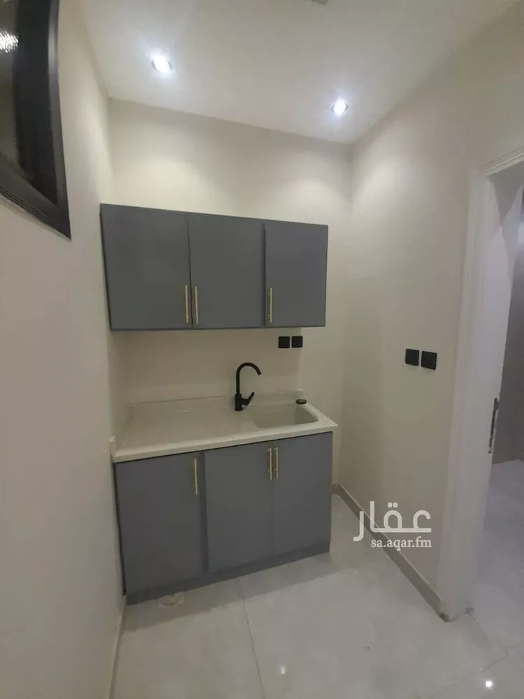 شقة للإيجار في شارع المقاماتي, حي الحمراء, مدينة الرياض, منطقة الرياض صورة 2