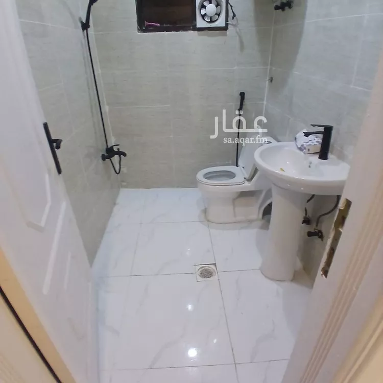 شقة للإيجار في شارع المقاماتي, حي الحمراء, مدينة الرياض, منطقة الرياض صورة 3