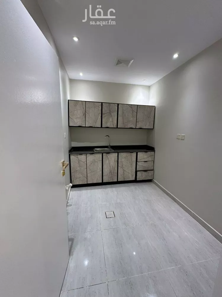 شقة للإيجار في شارع المقاماتي, حي الحمراء, مدينة الرياض, منطقة الرياض صورة 4