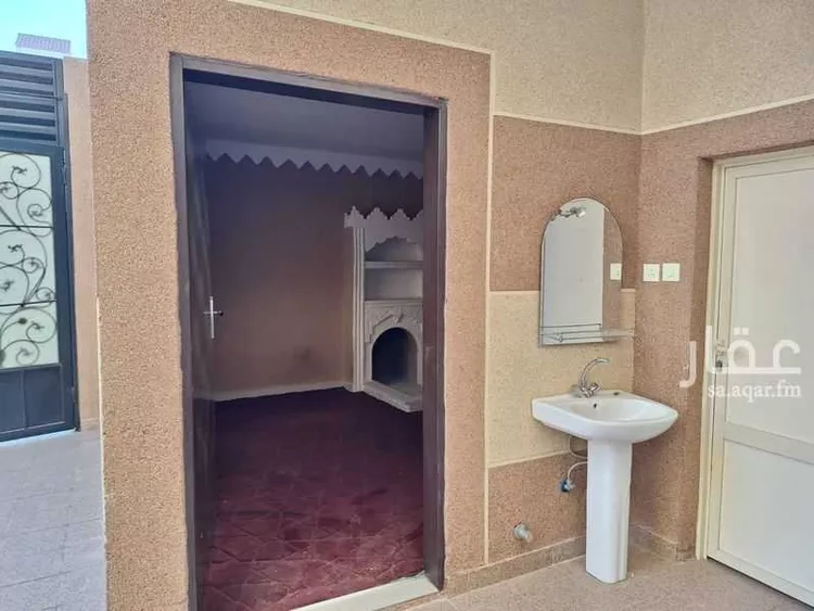 فيلا للبيع في شارع احمد الطيبي, حي بدر, مدينة الرياض, منطقة الرياض صورة 3