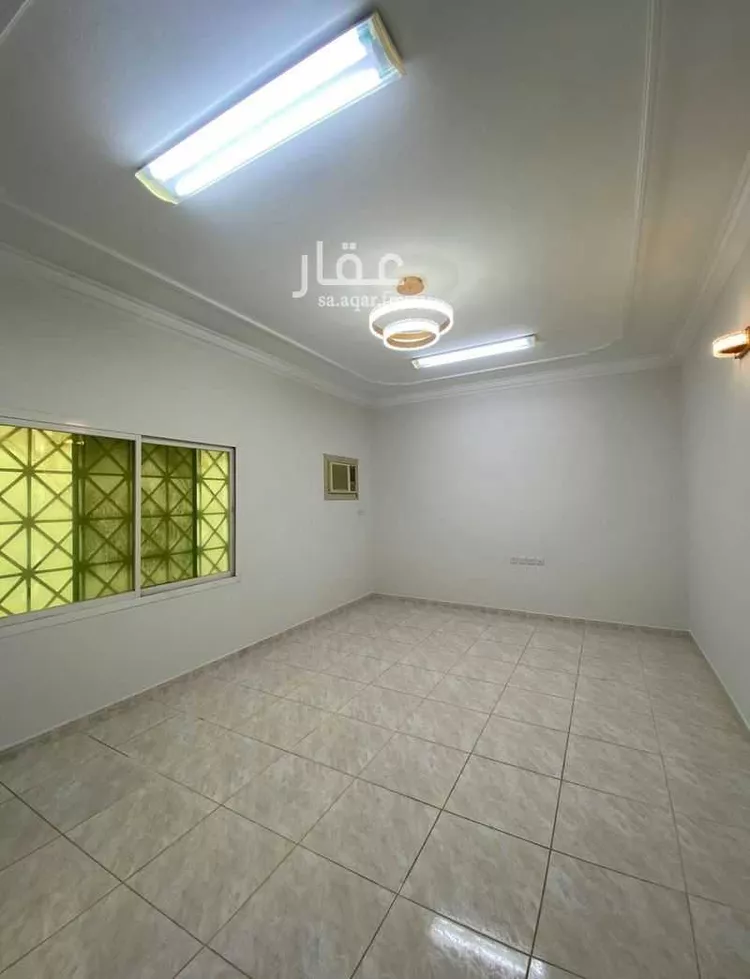فيلا للبيع في شارع كركوك, حي العزيزية, مدينة الرياض, منطقة الرياض صورة 3